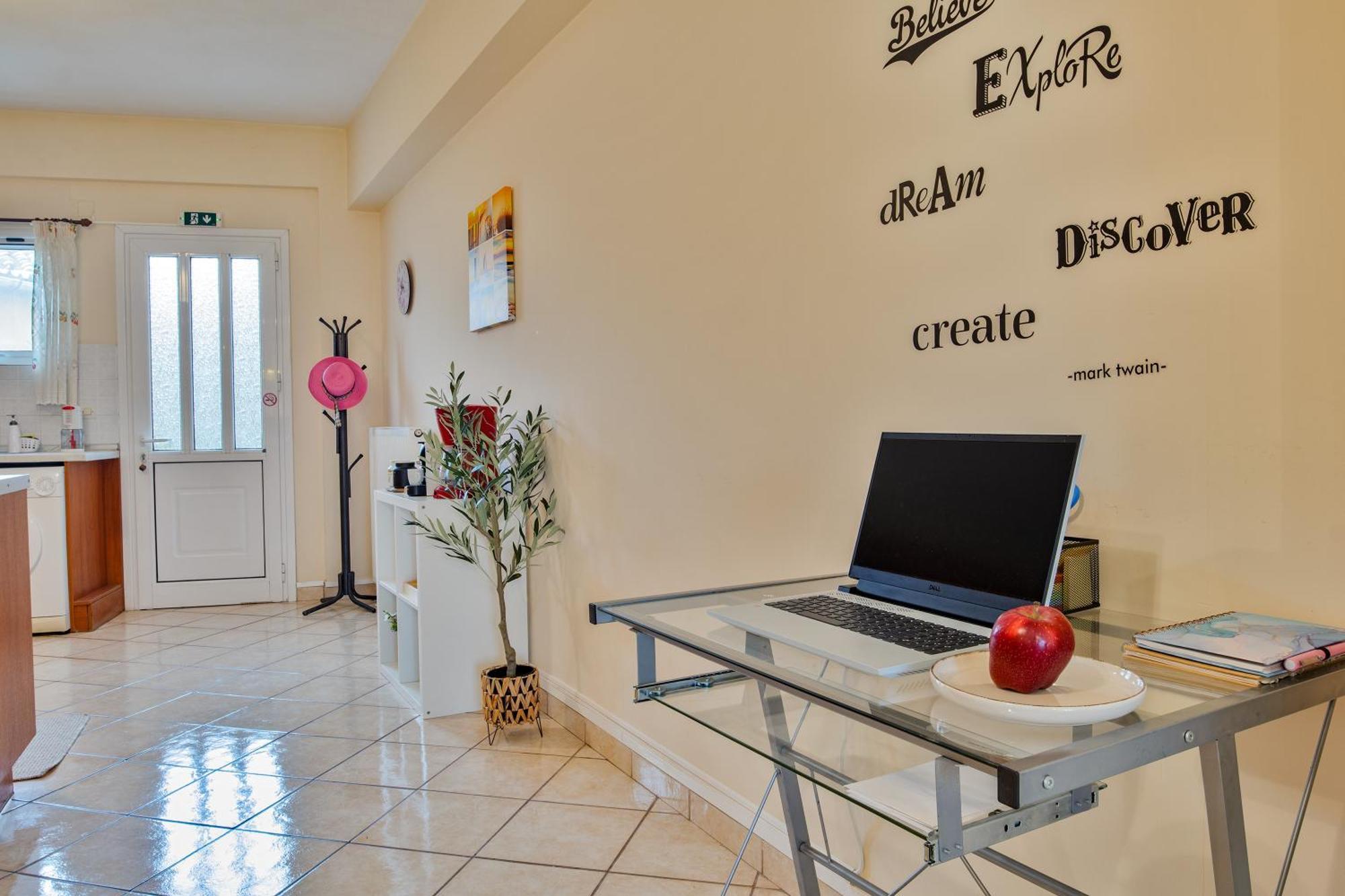 House Of Velenia - 2 Bedroom Apartment Near Old Town, Airport And Bus Station Corfu  Exterior photo