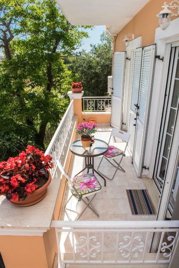 House Of Velenia - 2 Bedroom Apartment Near Old Town, Airport And Bus Station Corfu  Exterior photo